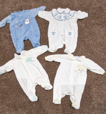 Vier, Babys (3/6 Monate alt) Baby wächst von Child Style. (Gebraucht).