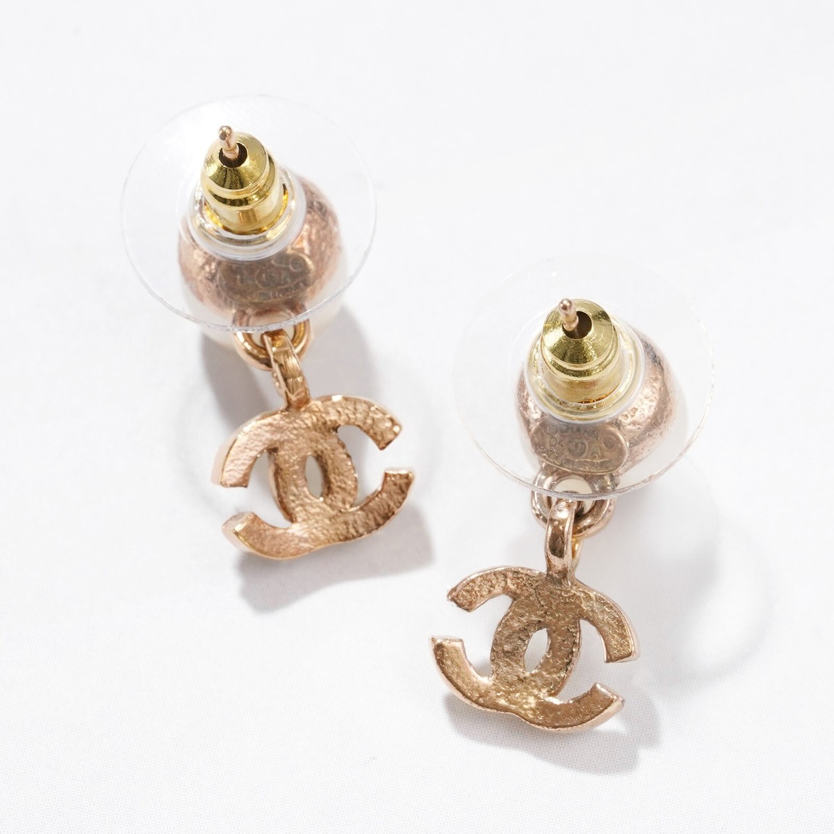 CHANEL Cocoピアス Authentic CHANEL Coco Mark Pearl and Rhinestone Piercing Earrings