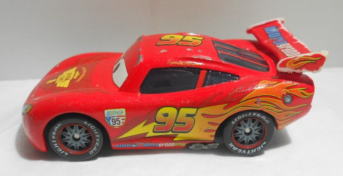 Disney Pixar Cars * Lightning McQueen 95 Piston Cup * Red