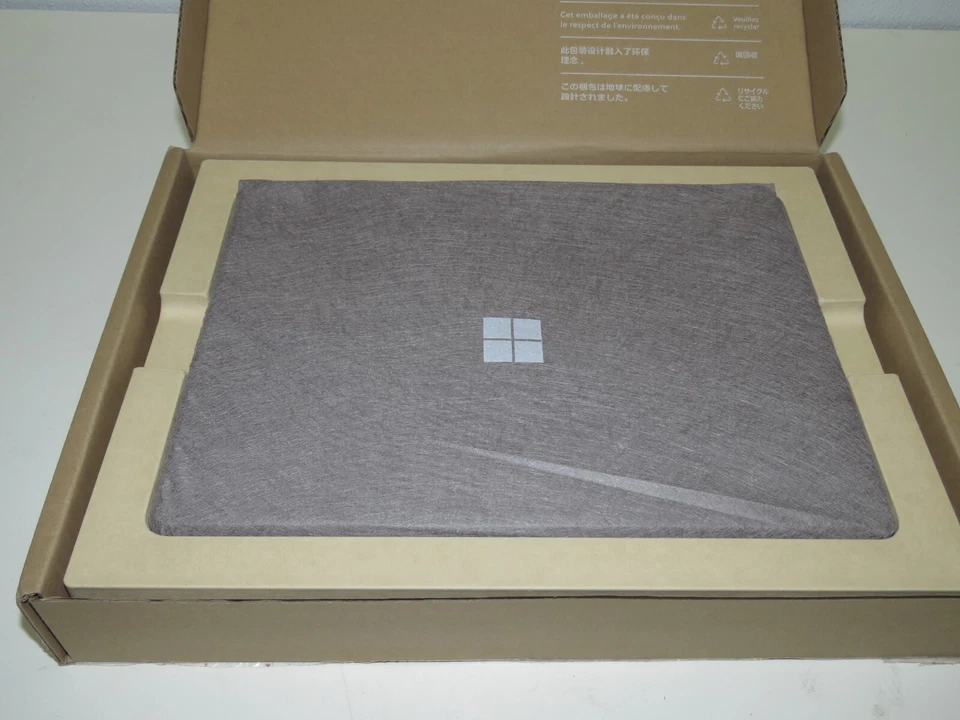 Microsoft Pro 9 for Business with 5G 13" SQ 3 Processor 16GB 256GB Platinum - Image 2 of 4