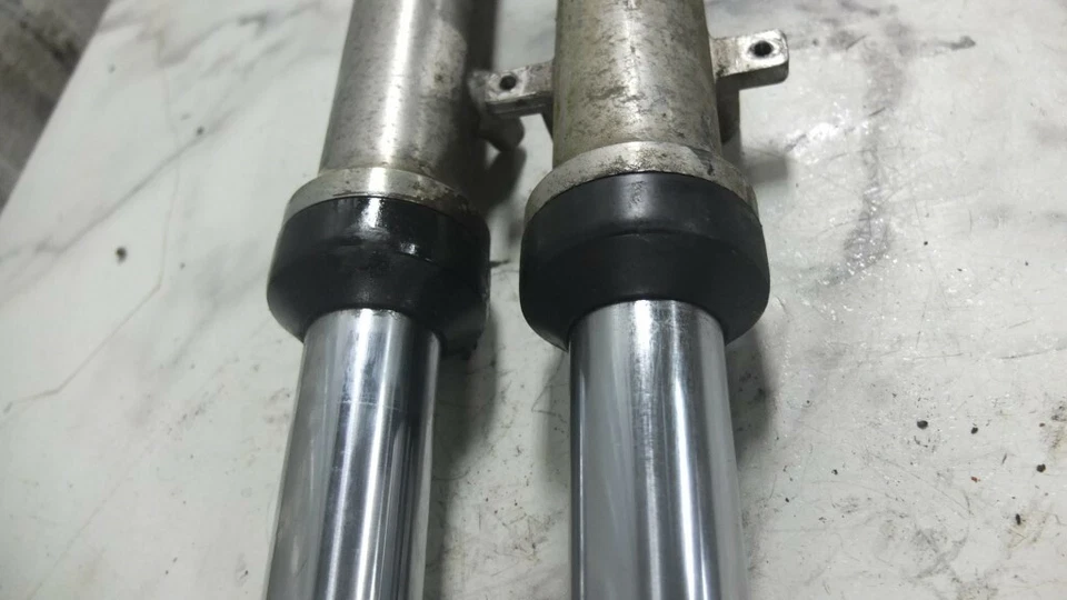 82 83 雅马哈 XT200 XT 200 前叉减震管  — 第 4/4 张图片