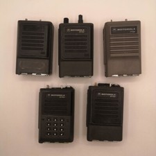Lot 5 Motorola Walkie Talkie Portable Radios - FOR PARTS - RD28-8