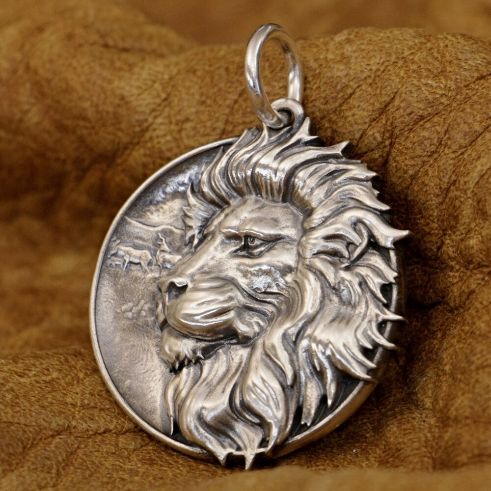 LINSION 925 Sterling Silver Embossed Lion Pendant Mens Punk
