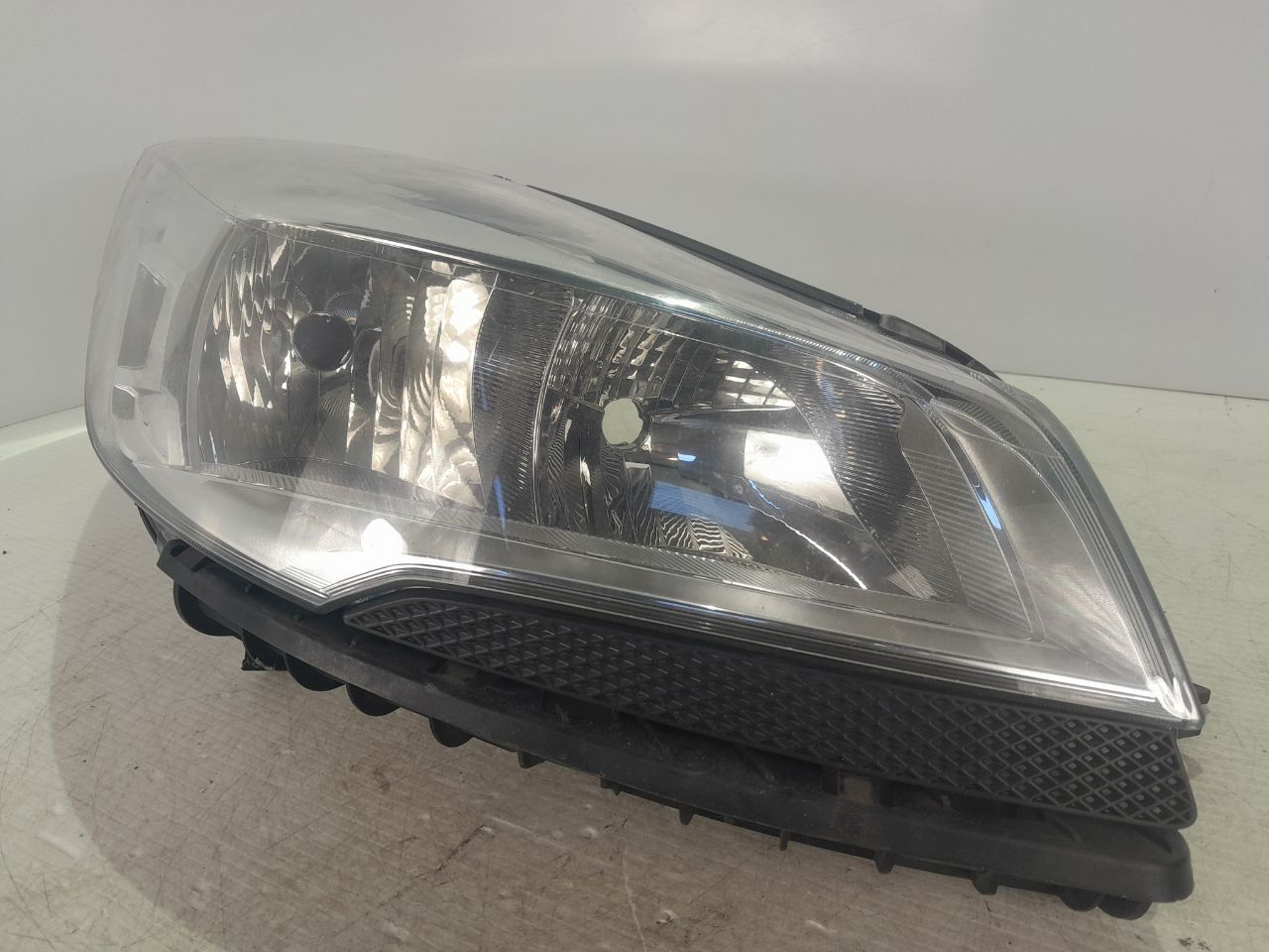 2016 FORD KUGA II DM2 HEADLAMP (RIGHT) 90021738 | eBay