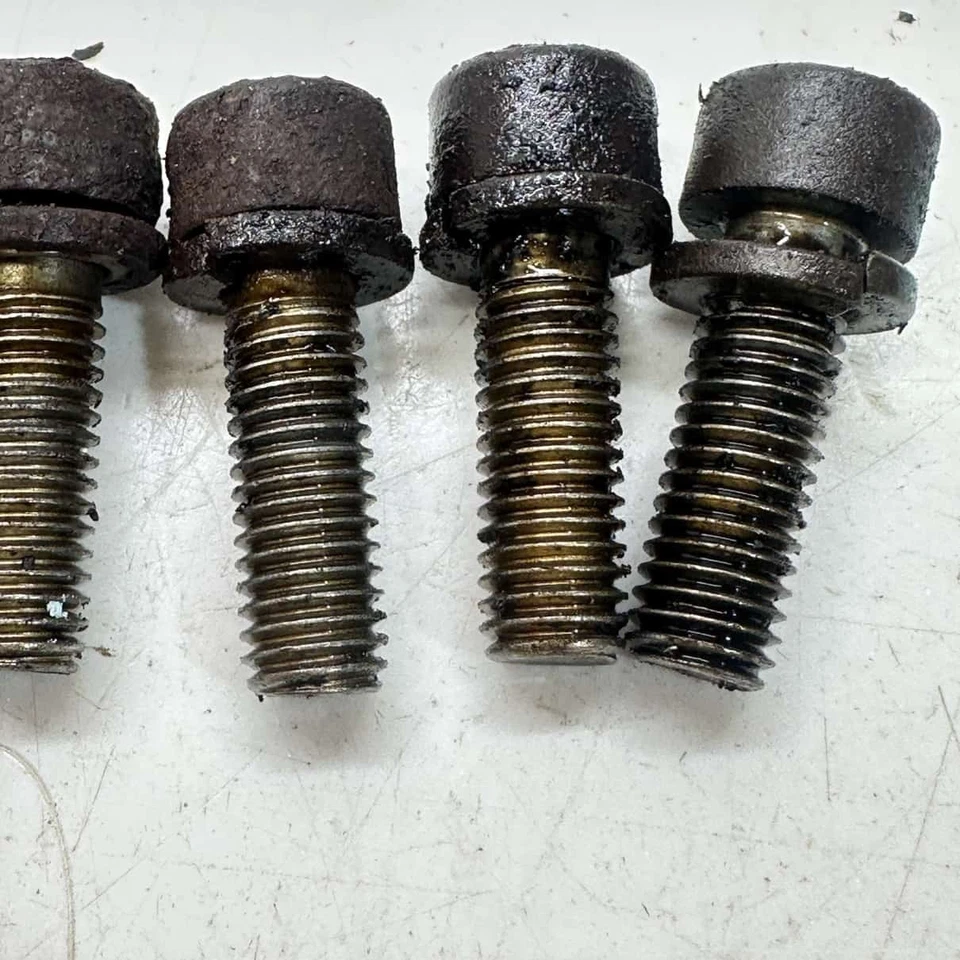 КРЫШКА ВИНТА QTY 6 - 2005 Polaris RMK 900 - Изображение 2 из 4