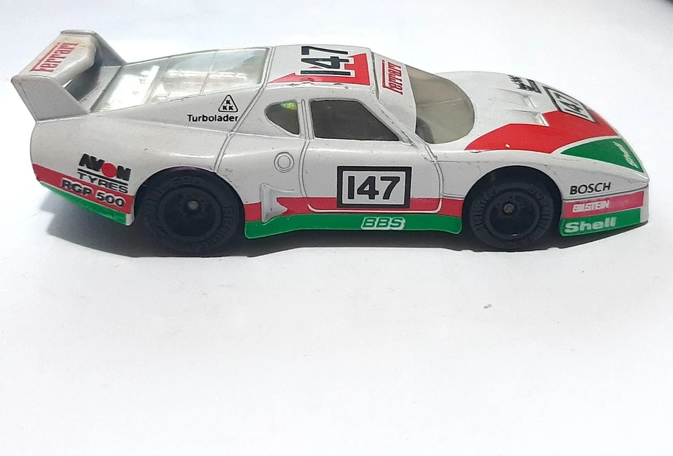 Modellino Matchbox Specials Ferrari 512 BB (1983) sc.1:40 - Immagine 2 di 4