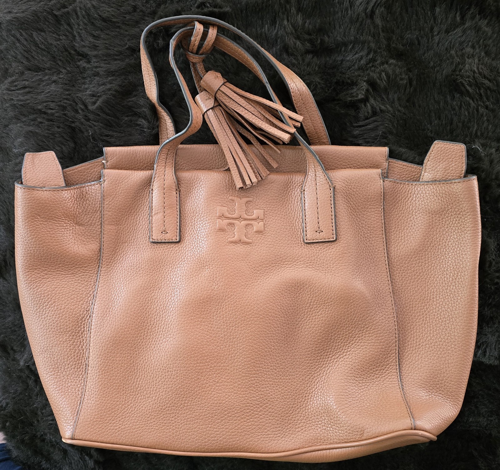 Tory Burch Pebbled Leather Tote Bag Brown Camel Tassel Shoulder Strap Large, NEW