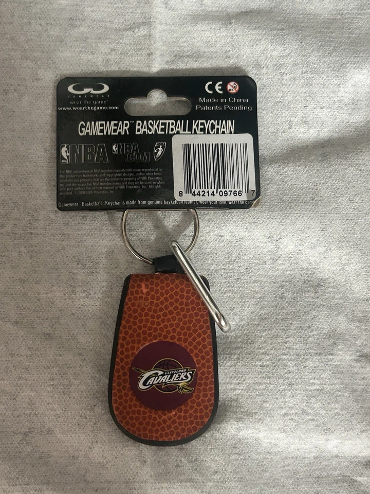 Gamewear Cleveland Cavaliers LeBron James Classic Basketball Keychain — 第 3/3 张图片