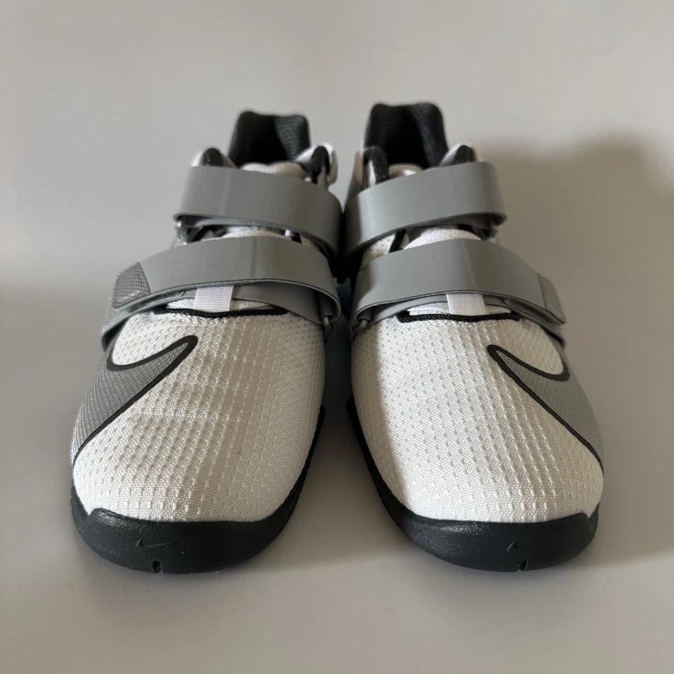 Nike Hombres Talla 12 Romaleos 4 SE Zapatos de Levantamiento de Pesas Blanco/Gris Lobo FZ8663-100 Foto 3 de 4