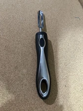 Molded Plastic & Metal Trimmed Handle Stainless Steel Handheld Vegetable Peeler