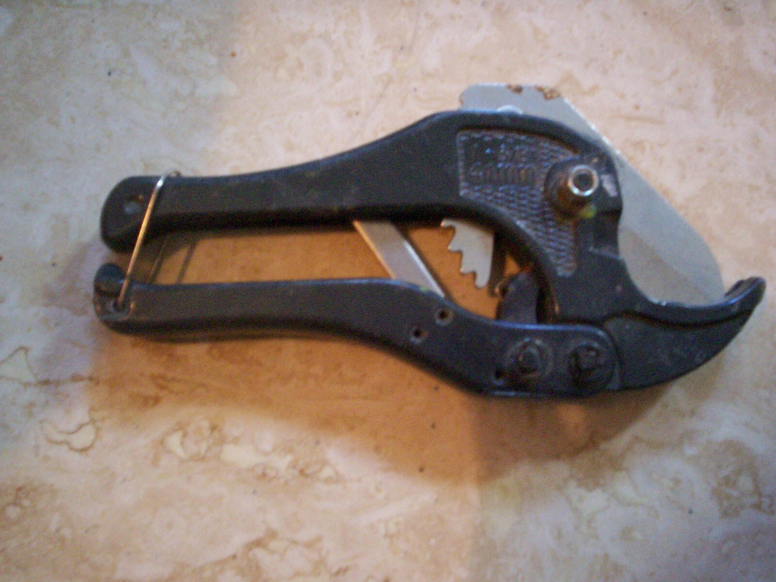 brasscraft BC T002 RATCHETING PVC CUTTER TOOL 15/8" 41mm CUTTING