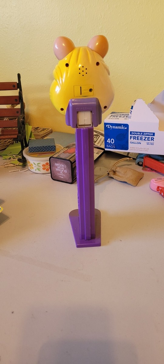 PEZ ペッツ　ジャイアント　ミスピギー 13” Miss Piggy Giant Pez Candy Dispenser. Muppets. Needs Batteries