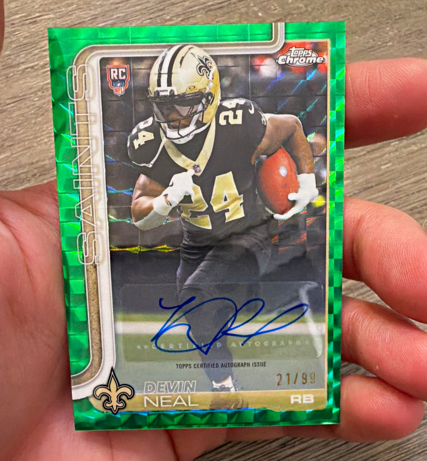 Topps Chrome 2025 Devin Neal Saints RC Auto Green Refractor /99 #RA-DN
