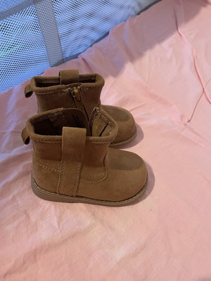 Babyschuhe von HM 