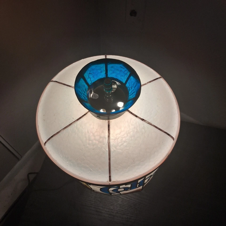 Lámpara de mesa Colt 45 vintage de licor de malta Foto 3 de 4