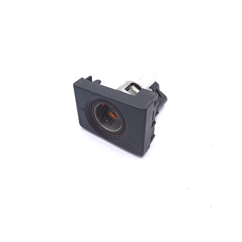 Cigarette lighter socket