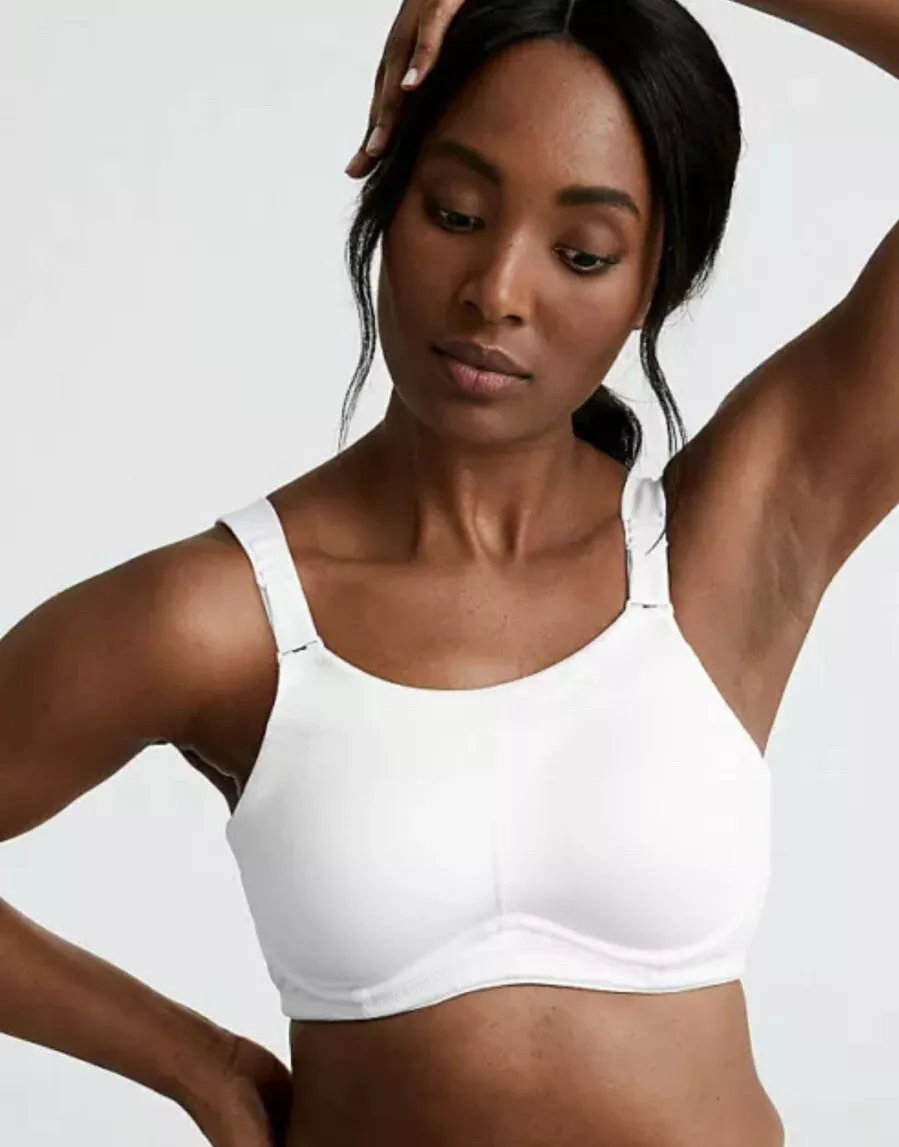 NEW M&S GOODMOVE WHITE EXTRA HIGH IMPACT UNDERWIRED SPORTS BRA