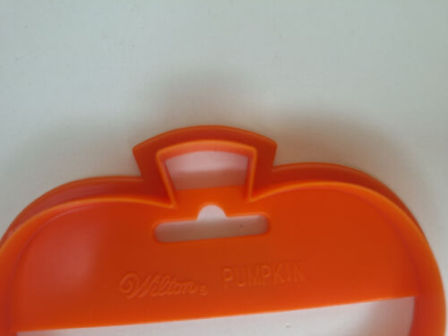 SET OF 2 Vintage 1991 Wilton Plastic Halloween Cookie Cutters Pumpkin Ghost - Picture 8 of 16