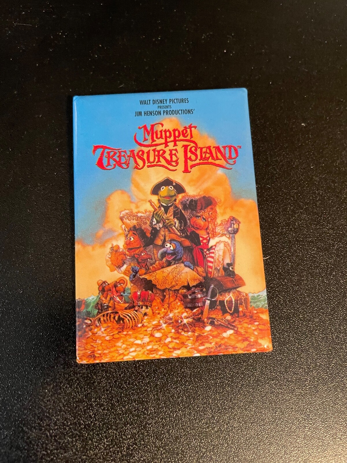 THE MUPPETS TREASURE ISLAND PROMOTIONAL PIN BUTTON 3" BUTTON