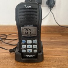 ICOM IC-M33 Buoyant VHF Marine Radio Transceiver + Charger Untested