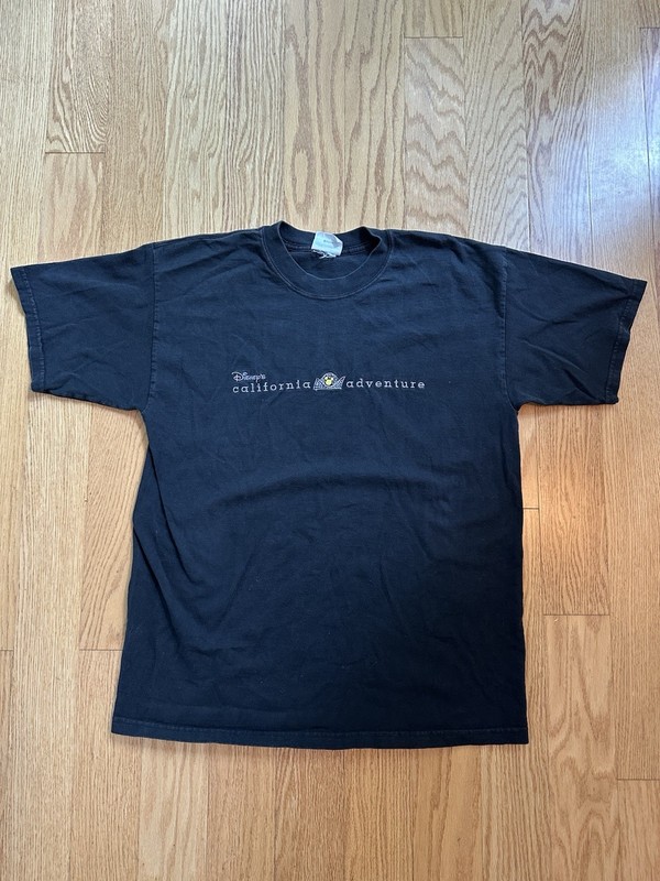 Disney California Adventure Vintage Y2K T-Shirt Men’s Size Large
