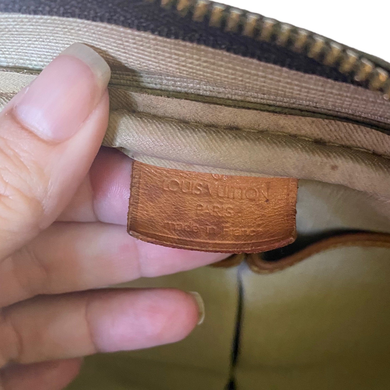 Louis Vuitton Authenticated Monogram Deauville Lu… - image 13