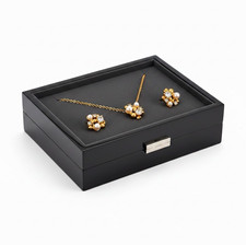 Gold Tone Flower Jewelry Set Necklace & Earri...