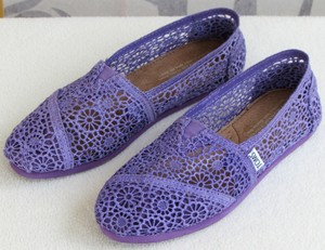 purple lace toms