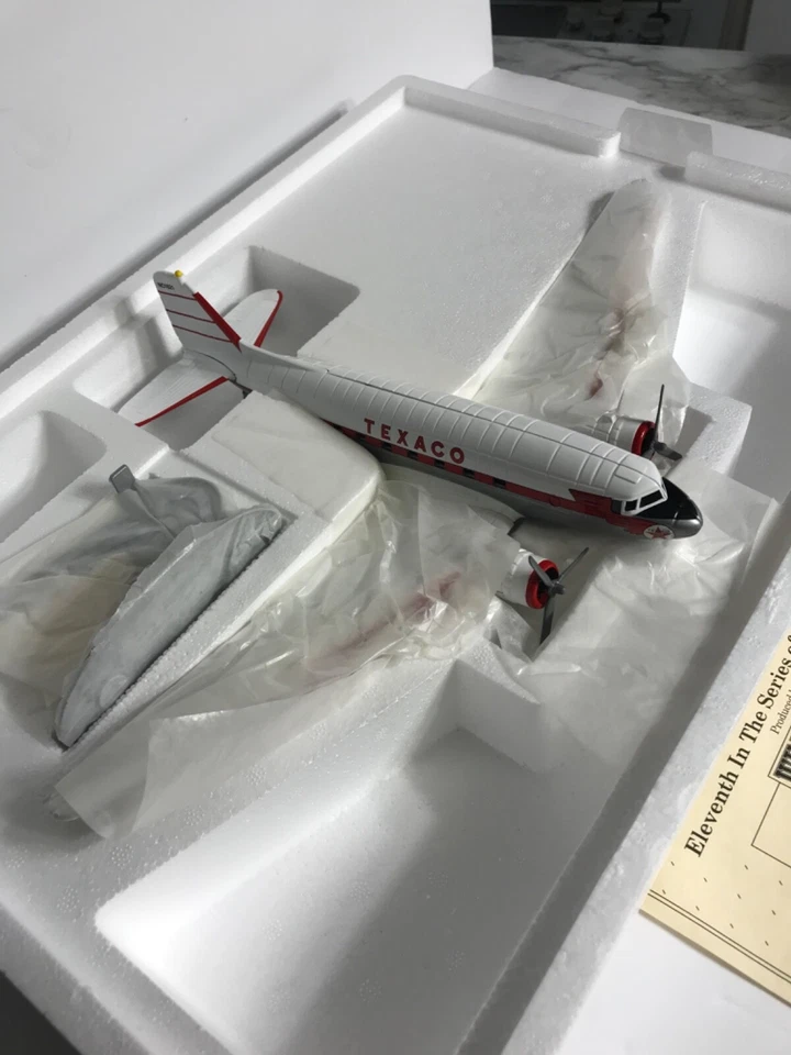 De colección 2003’ ERTL Texaco Wings Of Texaco Gooney Bird Douglas DC-3C 11ª Serie N Foto 4 de 4