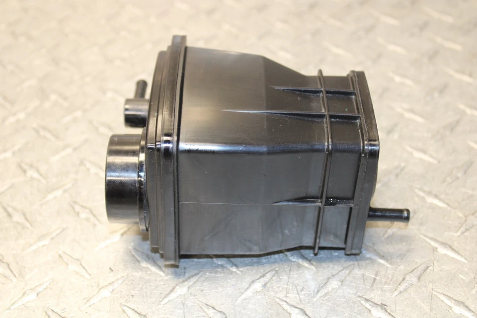 20 / 23 Ducati Panigale V2 / V4 Canister - Image 3 of 4