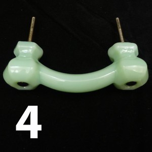 4-JADEITE-GREEN-GLASS-4-25-034-HANDLES-3-034-HOLES-Kitchen-Cabinet-Door-Drawer-Pulls
