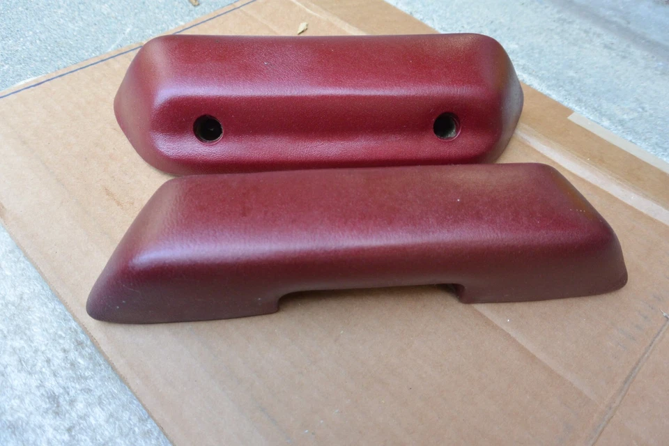 Reposabrazos de puerta trasera Ford Granada 75-79 rojo OEM 1975-1979 Foto 2 de 4