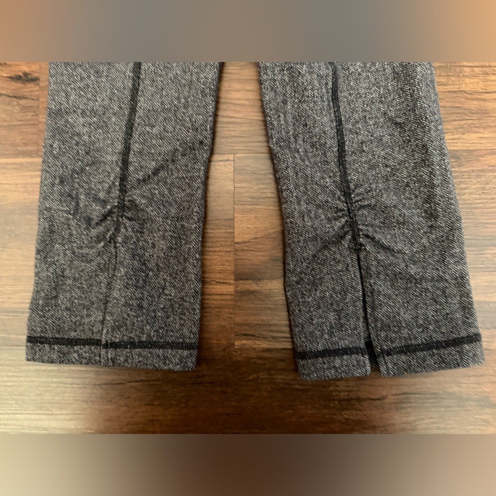 Lululemon Herringbone Crop Split Hem Leggings Siz… - image 3