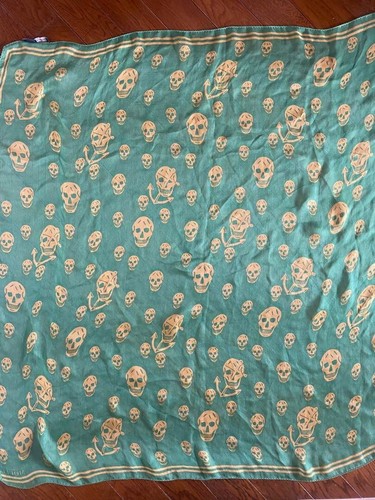 Alexander McQueen Scarf Stole Allover Pattern Skull Green Yellow Silk - Picture 2 of 5