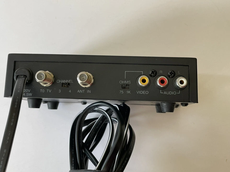 Vintage Radio Shack RF Modulator 09A01 Cat No. 15-1244 - Image 4 of 4