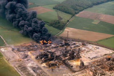 Disaster Flixborough Explosion Nypro UK Chemical Plant 1974 OLD PHOTO 3