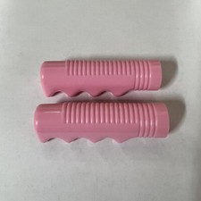 AGARRES TRICICLO ROSA VINTAGE 5/8" ID. 3-3/8" LARGO AJUSTE ELGIN AMF HUFFY COLSON NOS