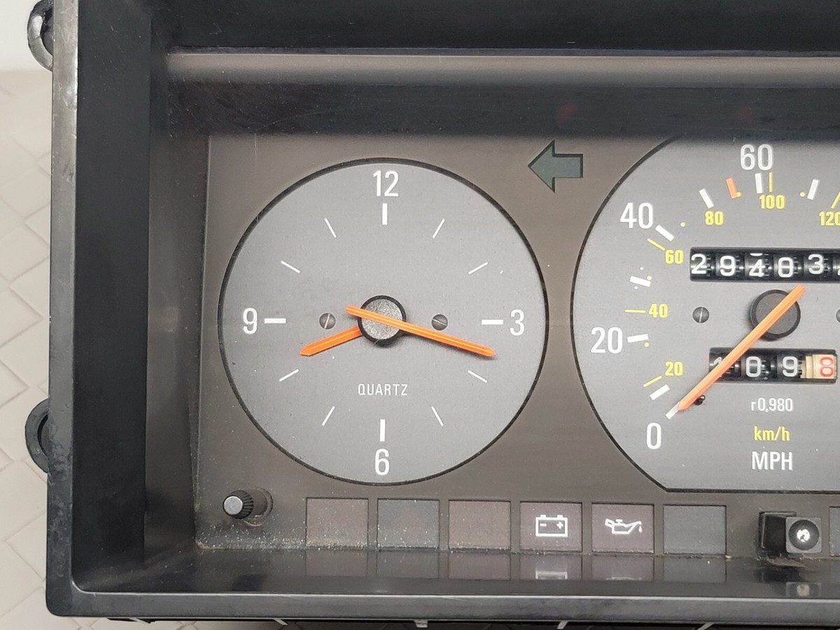 VOLVO  ボルボ240 時計 Volvo 240 Instrument Cluster 1981-1985 Tachometer Turbo GL