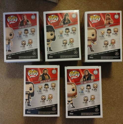 Funko Pop! WWE 2021 Set Completo 5 Stone Cold Chyna Edge Otis Wrestling In Mano - Foto 2 di 5