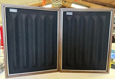 Vintage Zenith Allegro speakers d9013W Made In USA Large Speakers