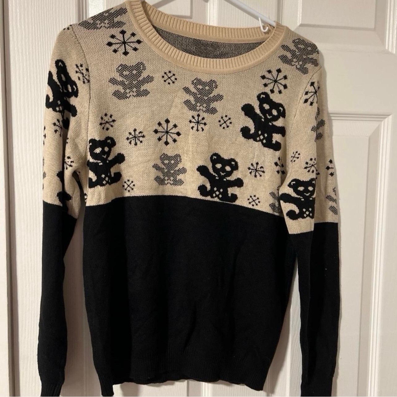 Snowflake Bear Sweater(Size S)