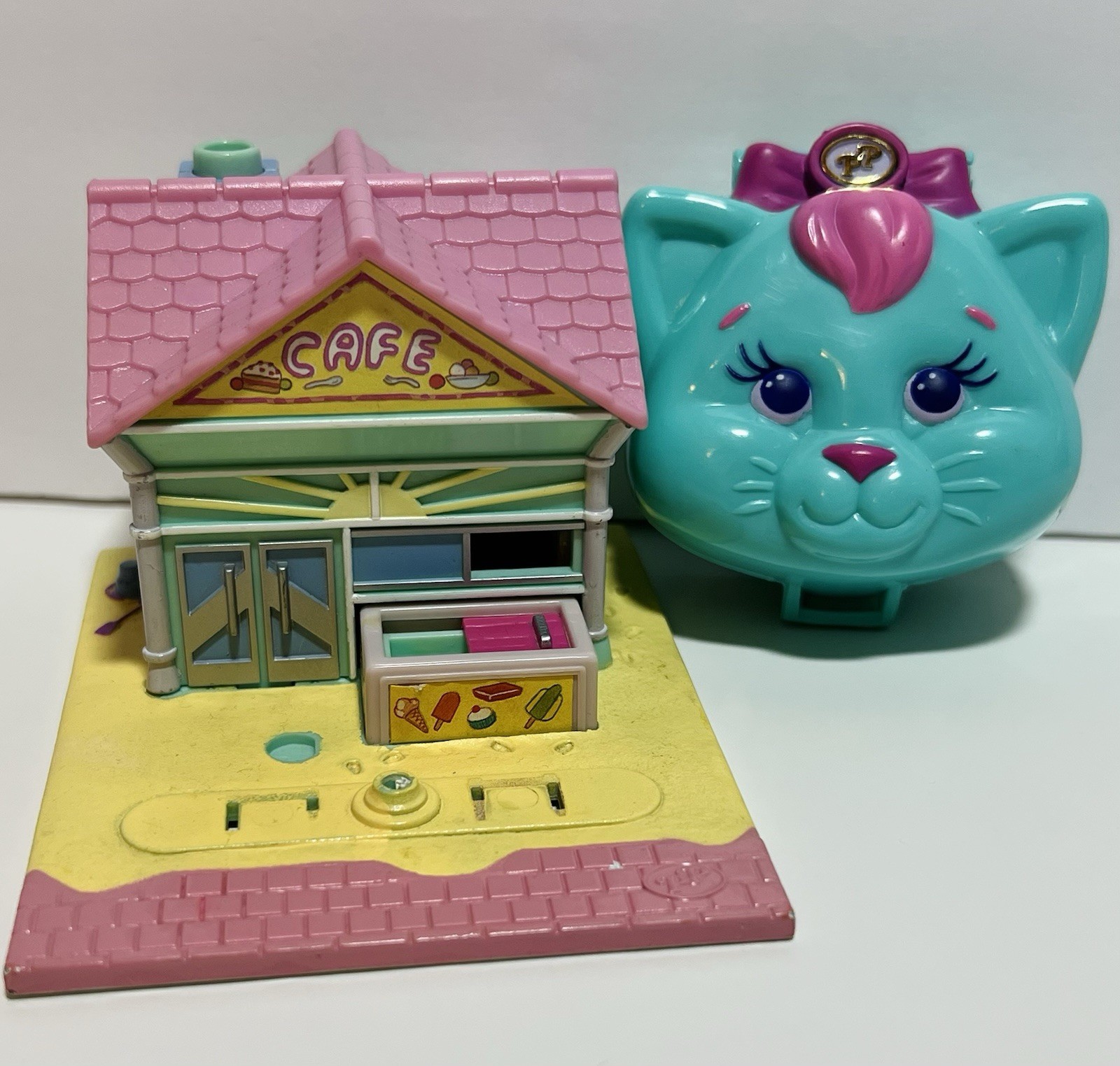 VINTAGE Bluebird Polly Pocket Cuddly Kitty Compact & Beach Cafe Playset 1993