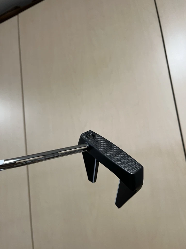 Odyssey Toulon GARAGE Las Vegas Black Putter DB W/ HC 35" RARE NO SIGHTLINE - Image 3 of 4