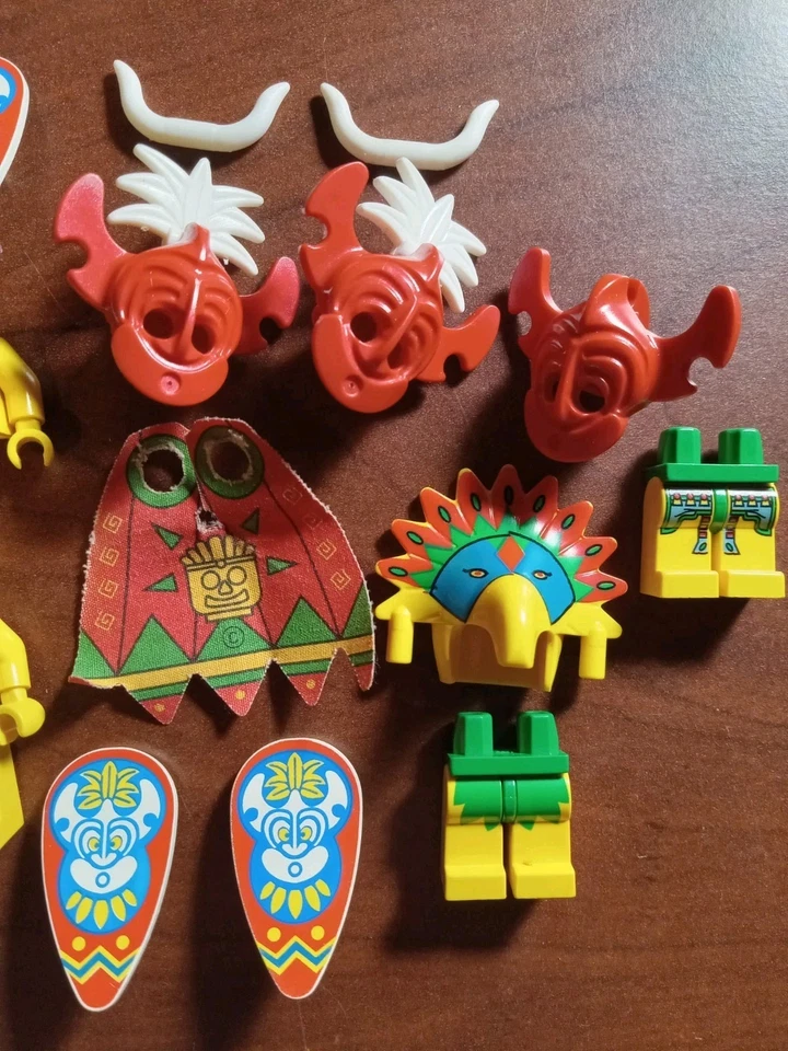 Lego Castillo de los Piratas 5906 Lote de Minifiguras Clásico Isleño Cacique Escudo Selva Foto 4 de 4