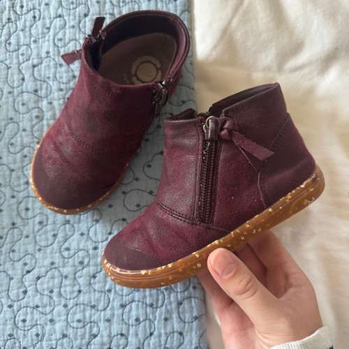 LIVIE AND LUCA Rook Ankle Boot In Red/Cherry Waterproof Size 8 Casual - Picture 2 of 8