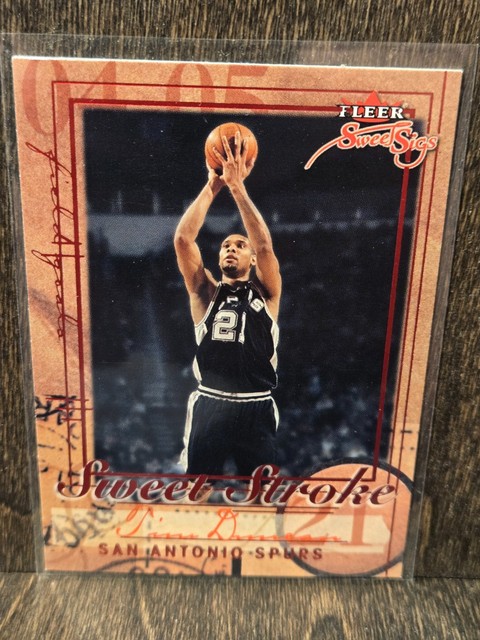 2004-05 Fleer Sweet Sigs Sweet Stroke Tim Duncan #9SS HOF Spurs Insert