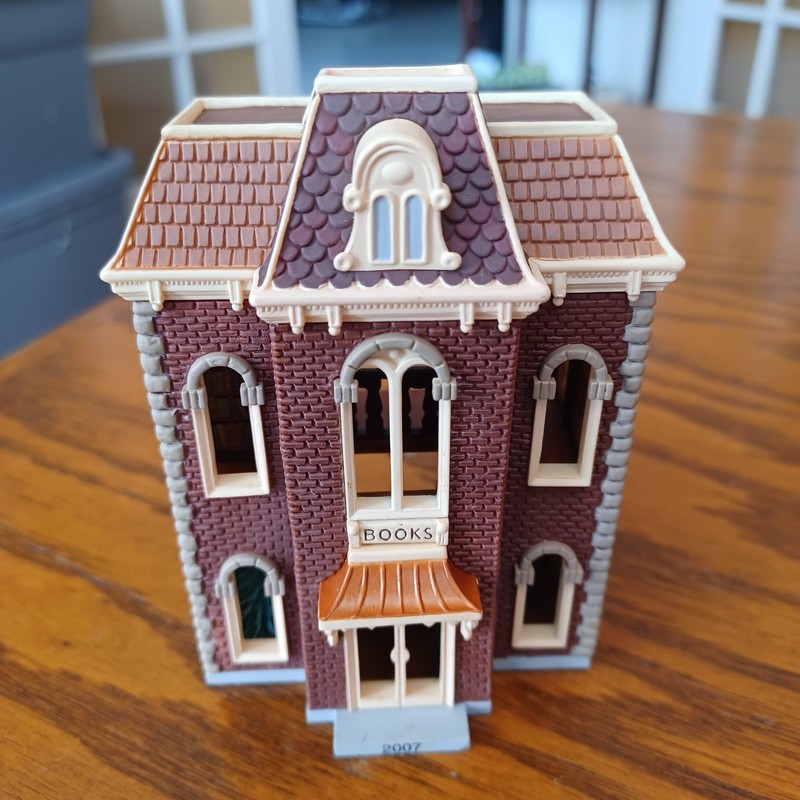 2007 Hallmark Keepsake Ornament Bookstore Nostalgic Houses and Shops Series #24
