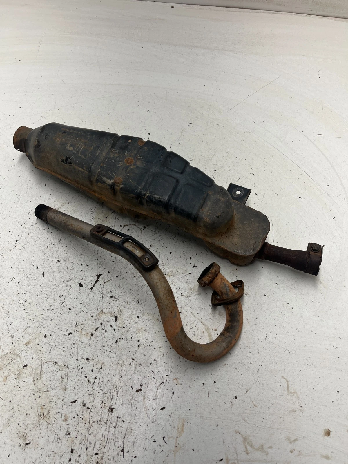 83 1983 Yamaha Tri Moto 225 Dx YTM225DX OEM Exhaust Muffler Silencer Header Pipe