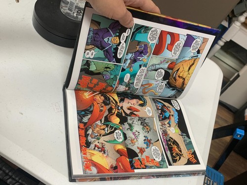 Dark Nights Metal (DC Comics Trade Hardback) - Picture 7 of 14
