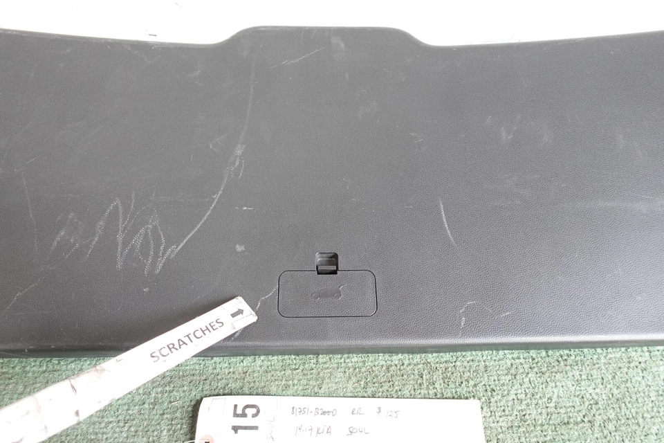KIA SOUL 2014 2015 2016 2017 PUERTA TRASERA PUERTA LEVADIZA CUBIERTA MOLDEADA FABRICANTE DE EQUIPOS ORIGINALES AX72115 Foto 3 de 4